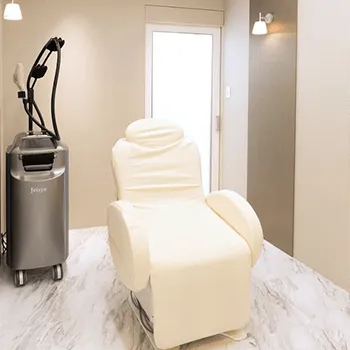 エースクリニック 名古屋院の脂肪冷却を受ける施術室