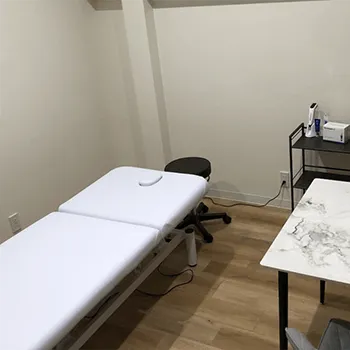 ファイヤークリニック 名古屋院の脂肪冷却を受ける施術室