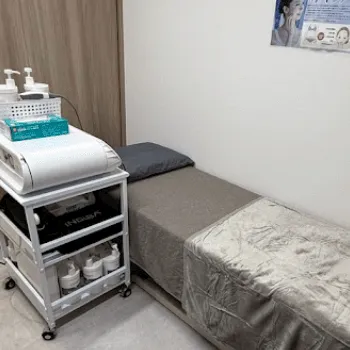 ガーデンクリニック 名古屋院のフォトフェイシャルを受ける施術室