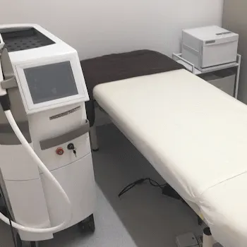 リゼクリニック名古屋駅前院のフォトフェイシャルを受ける施術室