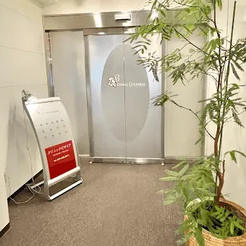 クリニックビザリア 名古屋院の入口の様子