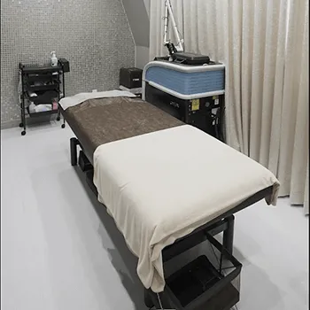 水の森美容クリニック 名古屋院のプルリアルデンシファイを受ける施術室