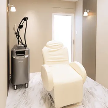 エースクリニック 名古屋院のプロファイロを受ける施術室