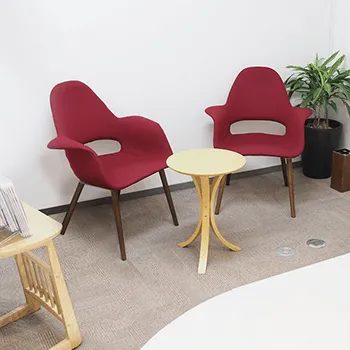 メディアージュクリニック 名古屋院のプロファイロを受ける前の待合室