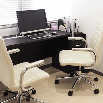 メディアージュクリニック 名古屋院のプロファイロを受ける前のカウンセリングルーム