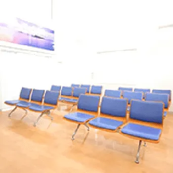 きど皮ふ科のケミカルピーリングを受ける前の待合室