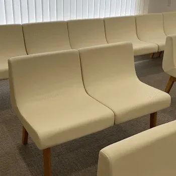 しむら皮膚科クリニックのケミカルピーリングを受ける前の待合室