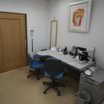 しむら皮膚科クリニックのケミカルピーリングを受ける前の診察室