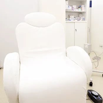 TAクリニック 新潟付近1院のプルリアルデンシファイを受ける施術室