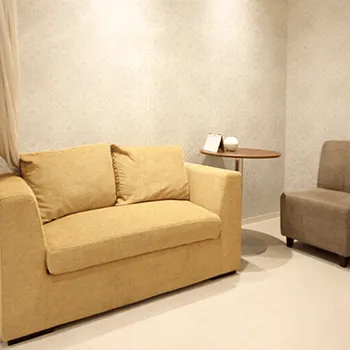 TAクリニック 新潟付近1院のプルリアルデンシファイを受ける前の待合室