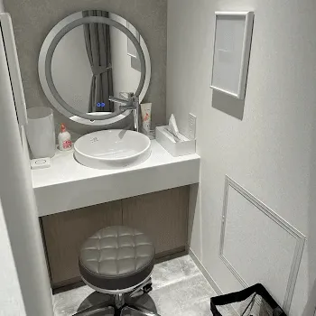 まるやま美容クリニックのサブシジョンを受けた後のパウダールーム