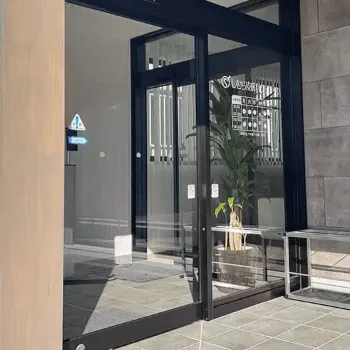 しむら皮膚科クリニックの入口の様子