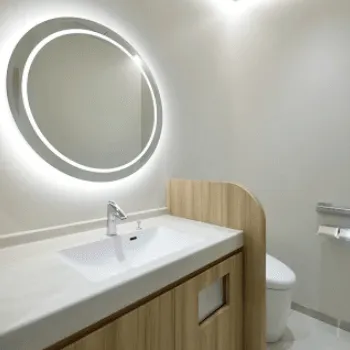 沖縄スキンケアクリニックのリズネを受けた後のパウダールーム