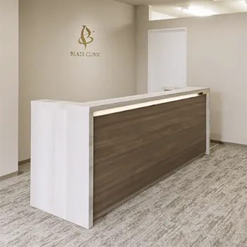 BLAZE CLINICのプルリアルデンシファイを受ける前の受付