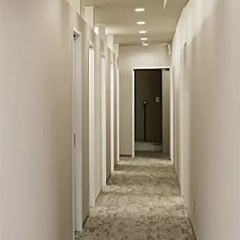 BLAZE CLINICのプルリアルデンシファイを受ける前の診察を担当する医師