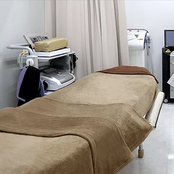 ジョウクリニック 那覇院のプルリアルデンシファイを受ける施術室