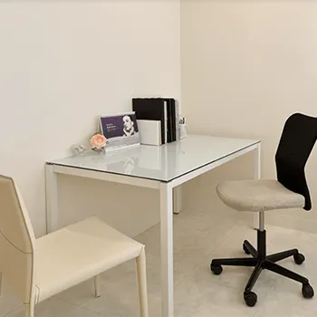 ジョウクリニック 那覇院のプルリアルデンシファイを受ける前のカウンセリングルーム