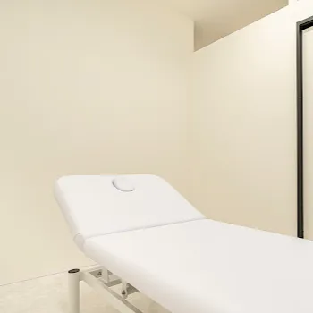 TCB東京中央美容外科 那霸院の白玉点滴・注射を受ける施術室