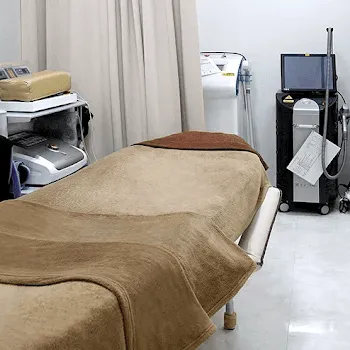 ジョウクリニック 那覇院のサブシジョンを受ける施術室