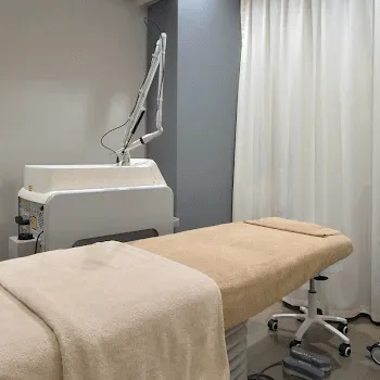 Mスキンクリニックのサブシジョンを受ける施術室