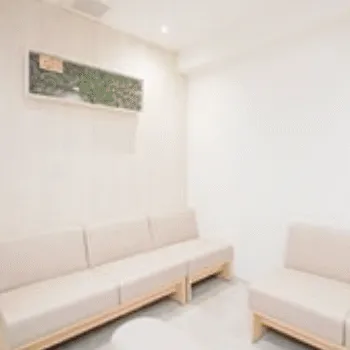 クリニーク大阪心斎橋の脂肪冷却を受ける前の待合室