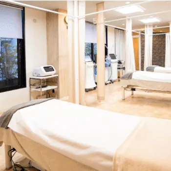 トキコクリニック 大阪1院の脂肪冷却を受ける施術室