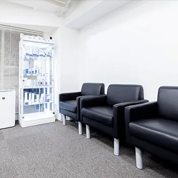 ONE CLINIC 梅田のエリシスセンスを受ける前の待合室