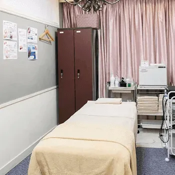 表参道スキンクリニック 大阪院のジャルプロスーパーハイドロを受ける施術室