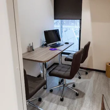 プライベートスキンクリニックのジャルプロスーパーハイドロを受ける前の診察室