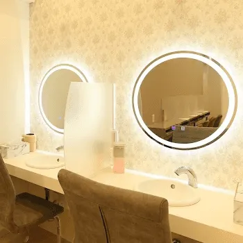 DEW CLINICのリズネを受けた後のパウダールーム