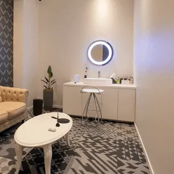 大阪TAクリニックのリズネを受けた後のパウダールーム