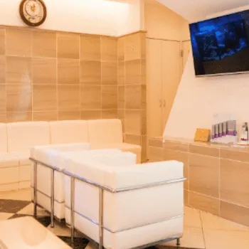 ツツイ美容外科・美容皮膚科のリズネを受ける前の待合室