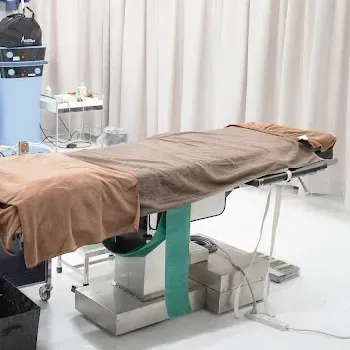 東京美容外科 大阪1院のミラドライを受ける施術室