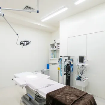 大阪TAクリニックのオンダリフトを受ける施術室