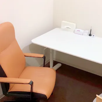 ガーデンクリニック 大阪院のフォトフェイシャルを受ける前のカウンセリングルーム