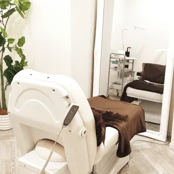 表参道メディカルクリニック 大阪院のピコトーニングを受ける施術室