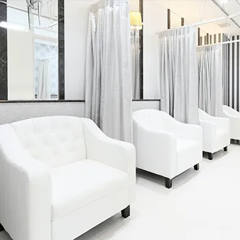 大美会クリニック 大阪3院のプルリアルデンシファイを受ける前の待合室