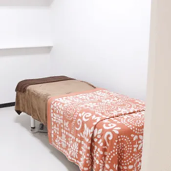 大美会クリニック 大阪3院のプルリアルデンシファイを受ける施術室