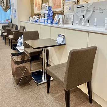 フェミークリニック 大阪2院のプルリアルデンシファイを受ける前の待合室