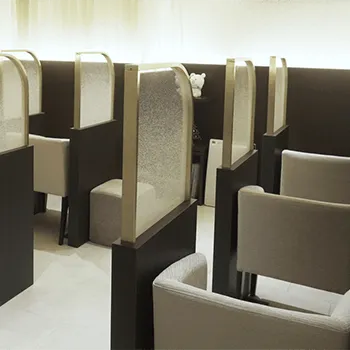 水の森美容クリニック 大阪1院のプルリアルデンシファイを受ける前の待合室