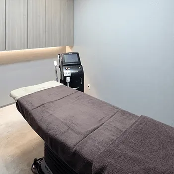 聖心美容クリニック 大阪院のプルリアルデンシファイを受ける施術室