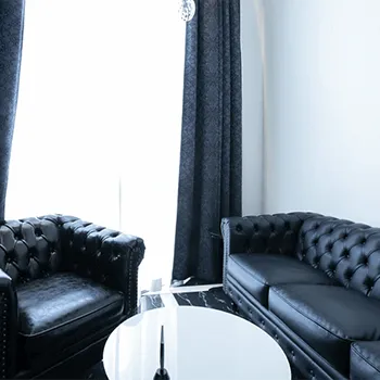 大阪TAクリニックのプルリアルデンシファイを受ける前のカウンセリングルーム