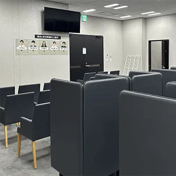 湘南美容クリニック 大阪8院のプロファイロを受ける前の待合室