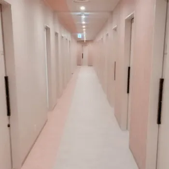 品川スキンクリニック 札幌院の白玉点滴・注射を受ける前の廊下