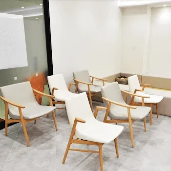 あさぶ皮フ科クリニックのケミカルピーリングを受ける前の待合室