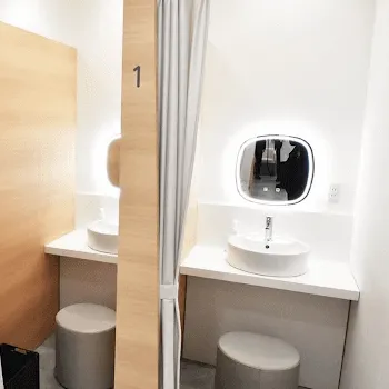 あさぶ皮フ科クリニックのケミカルピーリングを受けた後のパウダールーム