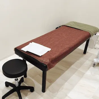 さっぽろ美容クリニックのケミカルピーリングを受ける施術室