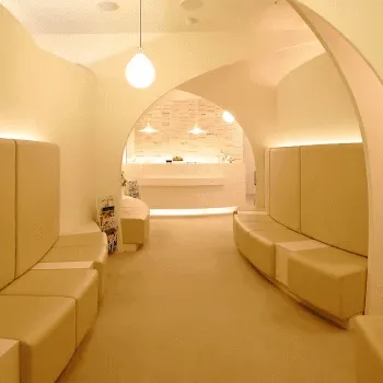 サッポロファクトリー皮フ科・スキンケアクリニックのケミカルピーリングを受ける前の待合室