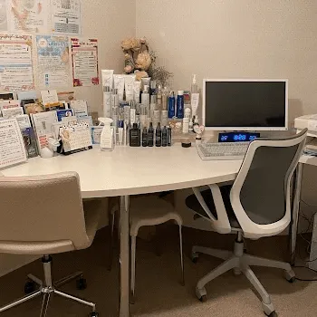 サッポロファクトリー皮フ科・スキンケアクリニックのケミカルピーリングを受ける前の診察室