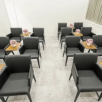 TCB東京中央美容外科 札幌2院のケミカルピーリングを受ける前の待合室